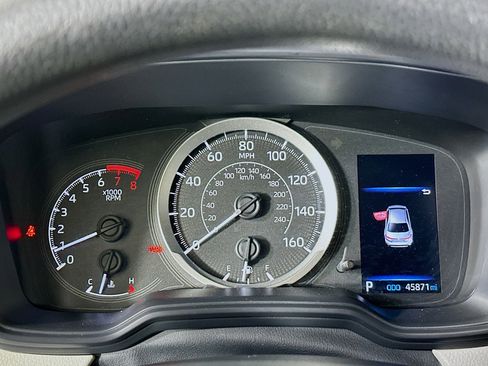 Used 2022 Toyota Corolla LE image 19