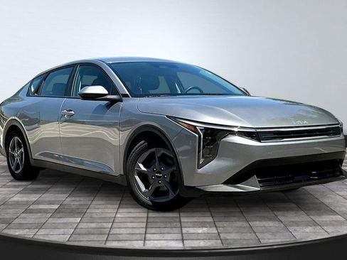 Used 2025 Kia K4 FWD image 3