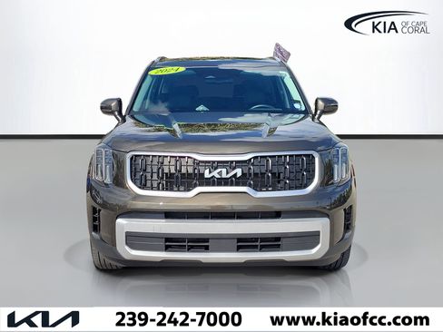 Certified 2024 Kia Telluride EX w/ EX Captain's Chair Package FWD image 2