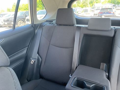 Used 2019 Toyota RAV4 LE AWD/4WD image 13