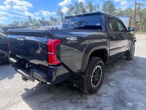Used 2025 Toyota Tacoma TRD Off-Road image 6