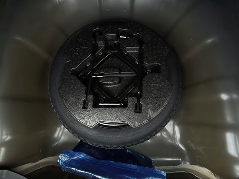 Used 2023 Hyundai Elantra SEL w/ Convenience Package image 15