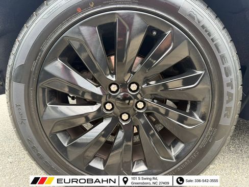 Used 2020 Land Rover Discovery Sport SE AWD/4WD image 24