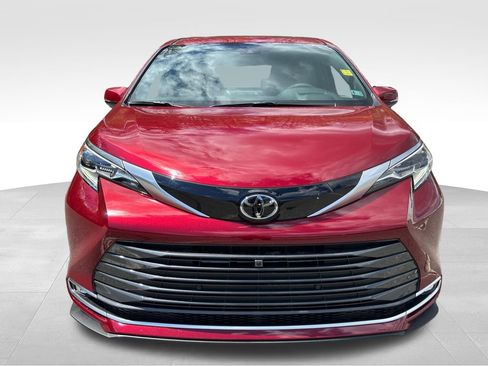 New 2026 Toyota Sienna Platinum AWD/4WD image 8