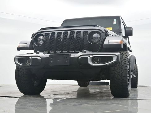 Used 2023 Jeep Gladiator Sport image 25