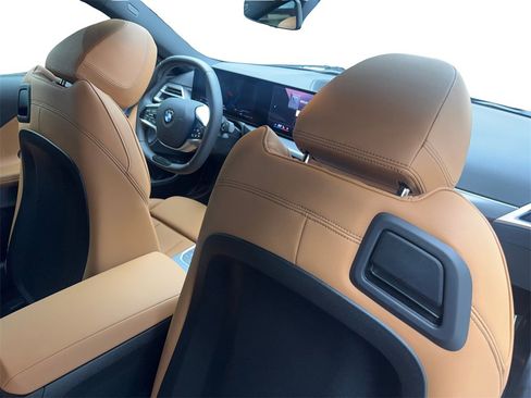 Used 2025 BMW 230i Coupe w/ M Sport Package image 39