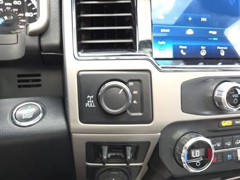 Used 2022 Ford F350 Lariat w/ Tremor Off-Road Package AWD/4WD image 33