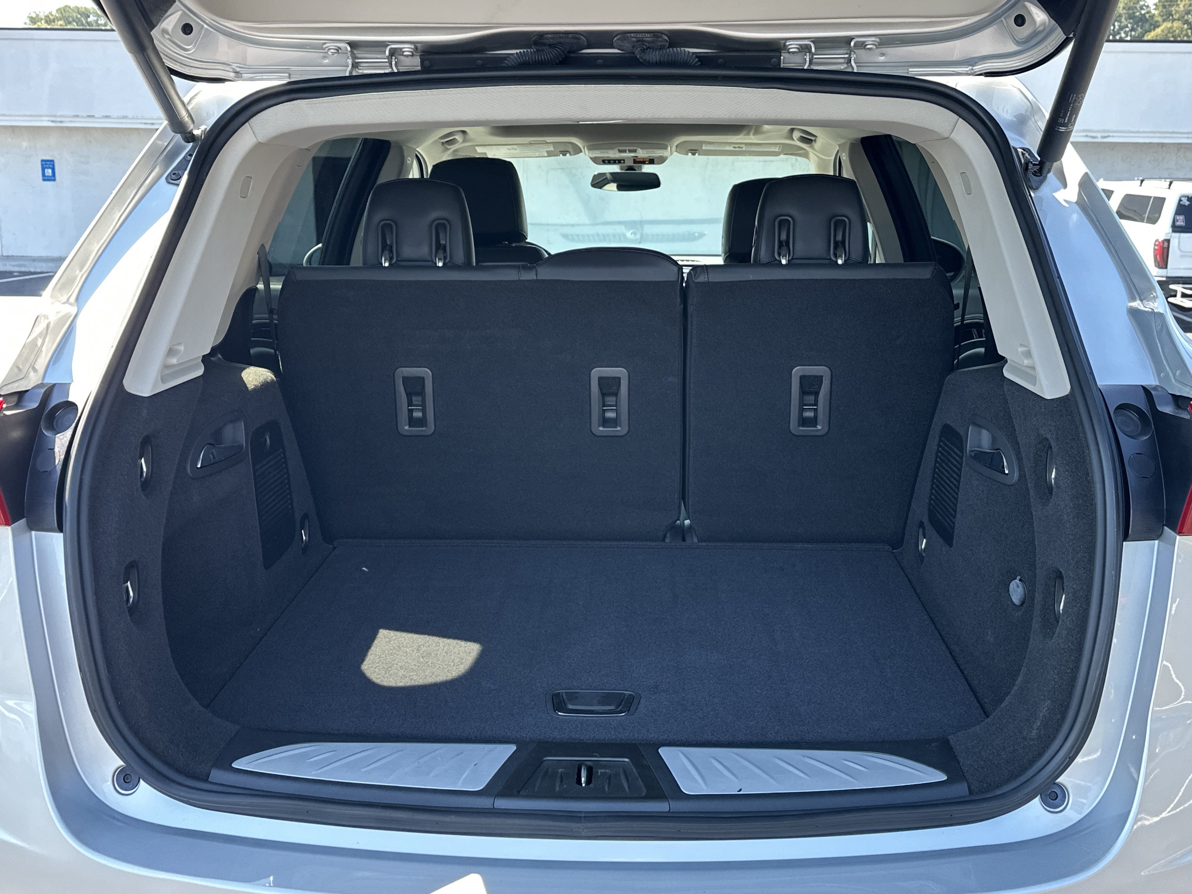 Used 2019 Buick Envision Essence FWD image 14