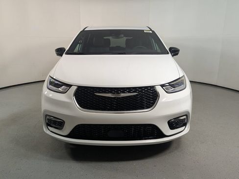 New 2026 Chrysler Pacifica Select FWD image 2