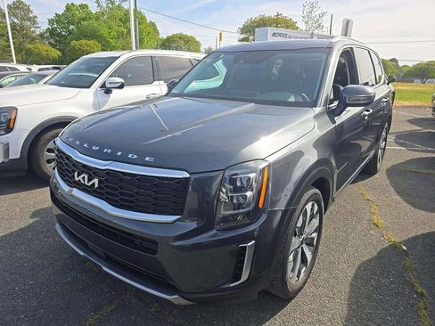 Used 2022 Kia Telluride EX w/ EX Premium Package FWD image 3