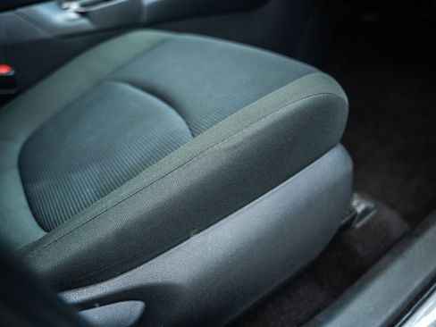 Certified 2025 Toyota RAV4 LE FWD image 33