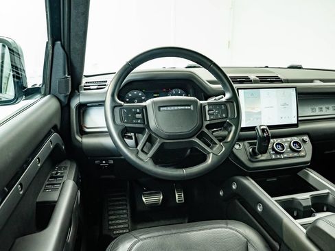 Used 2025 Land Rover Defender 130 V8 AWD/4WD image 33