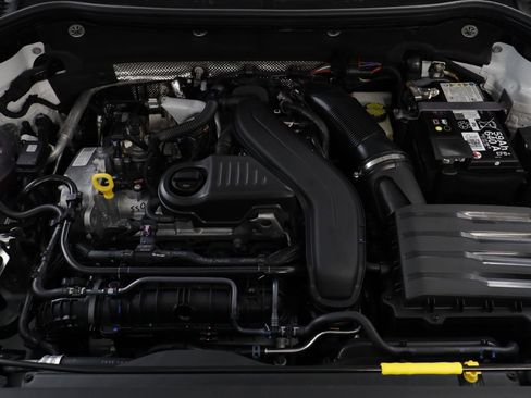 New 2026 Volkswagen Taos SEL image 22