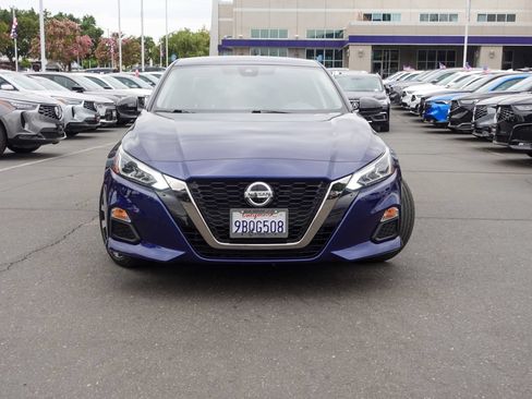 Used 2022 Nissan Altima 2.5 SR FWD image 2