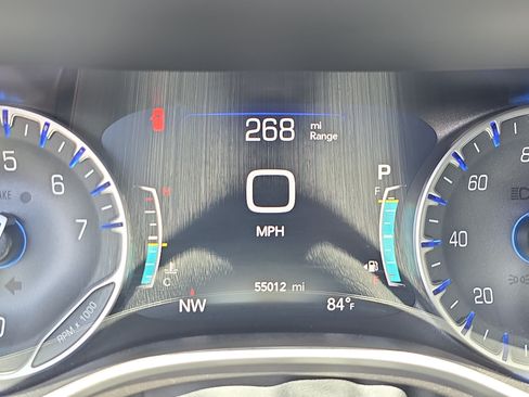 Certified 2024 Chrysler Pacifica Touring-L FWD image 17