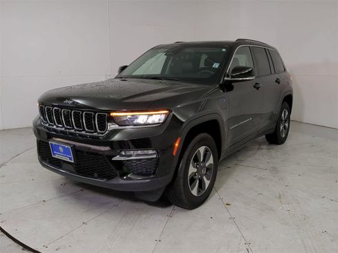 Used 2023 Jeep Grand Cherokee w/ Luxury Tech Group II image 1
