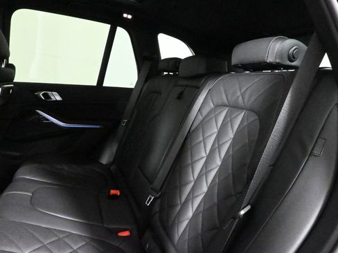 Used 2025 BMW X5 xDrive50e w/ M Sport Package image 4