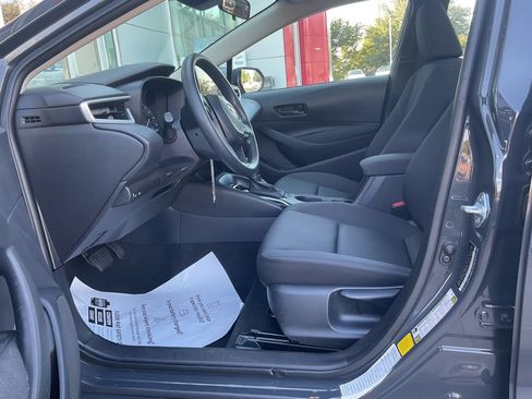 Used 2025 Toyota Corolla LE FWD image 8