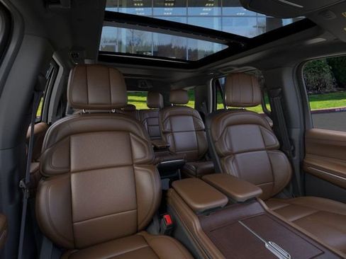 New 2025 Lincoln Navigator Reserve AWD/4WD image 10