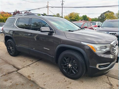 Used 2019 GMC Acadia SLT image 2
