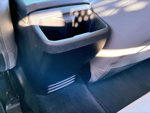 Certified 2019 Toyota Tacoma SR5 image 32