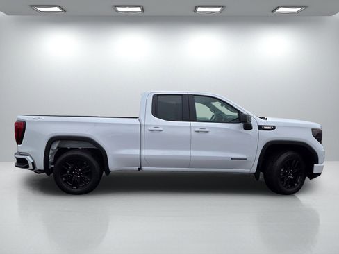 Used 2025 GMC Sierra 1500 Elevation image 3