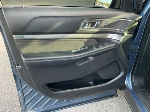 Used 2019 Ford Explorer XLT w/ Equipment Group 202A image 11