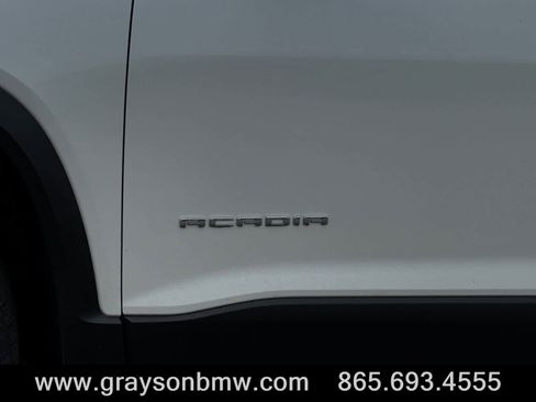 Used 2021 GMC Acadia SLT AWD/4WD image 10