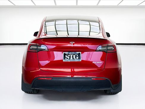 Used 2024 Tesla Model Y Performance AWD/4WD image 5