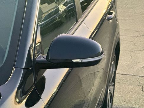 Used 2019 Kia Niro EX Premium w/ Sunroof Package image 11