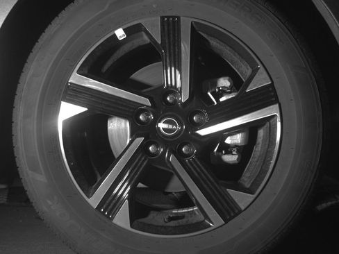 Used 2025 Nissan Sentra SV FWD image 13