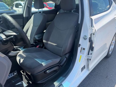 Used 2014 Hyundai Elantra SE FWD image 10