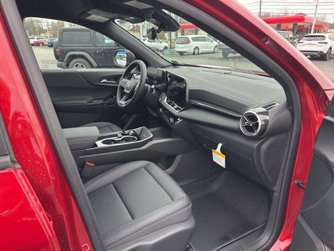 New 2026 Chevrolet Equinox LT w/ Convenience Package II AWD/4WD image 11