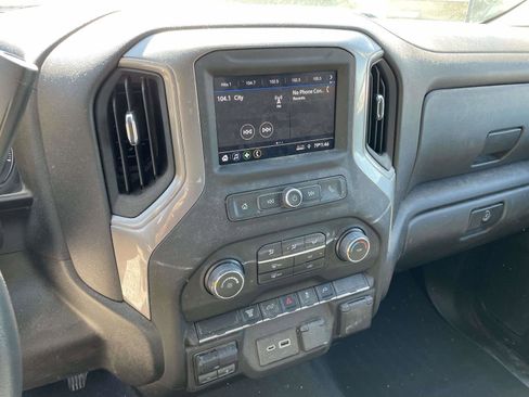 Used 2023 Chevrolet Silverado 2500 Custom w/ Custom Value Package image 11