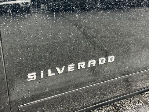 Used 2018 Chevrolet Silverado 1500 LT image 25