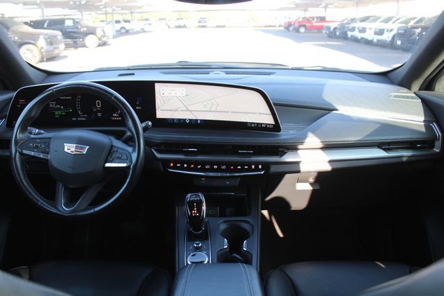 Used 2025 Cadillac XT4 Premium Luxury FWD image 21