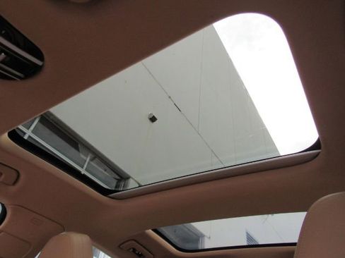 Used 2019 Porsche Panamera 4 image 15