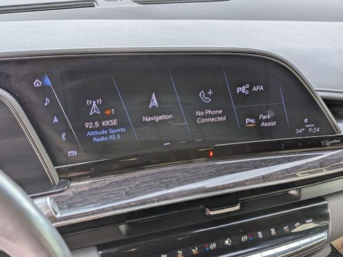 Used 2023 Cadillac Escalade ESV Premium Luxury w/ Performance Package image 28