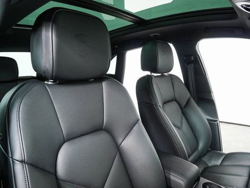 New 2026 Porsche Macan Turbo image 25