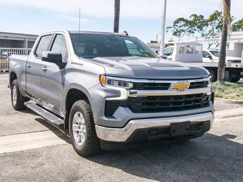 Used 2023 Chevrolet Silverado 1500 LT w/ Convenience Package II image 3