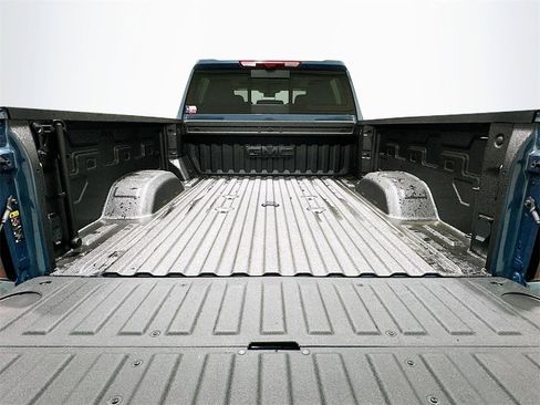 New 2025 GMC Sierra 2500 Denali w/ Denali Reserve Package image 28
