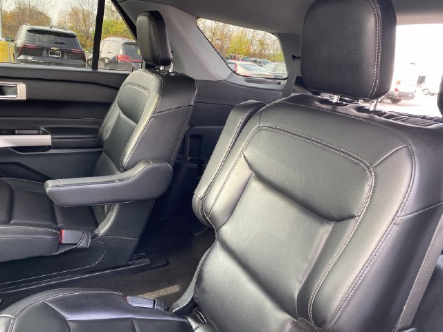 Used 2023 Ford Explorer XLT AWD/4WD image 20