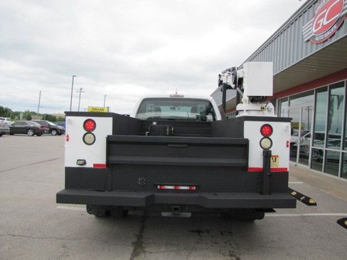 Used 2013 Ford F550 4x4 SuperCab Super Duty w/ Payload Upgrade Pkg image 12