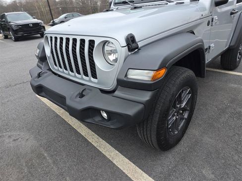 Used 2024 Jeep Wrangler Sport S image 10