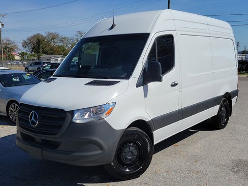 New 2025 Mercedes-Benz Sprinter 2500 image 1