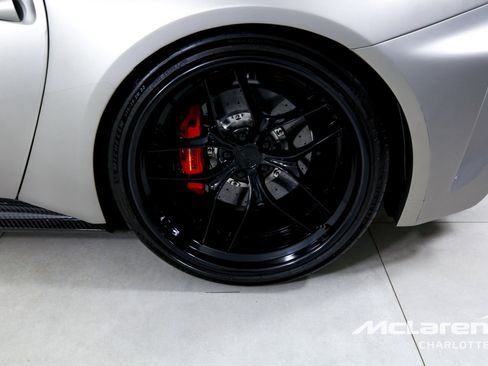 Used 2016 Ferrari F12 Berlinetta RWD image 25
