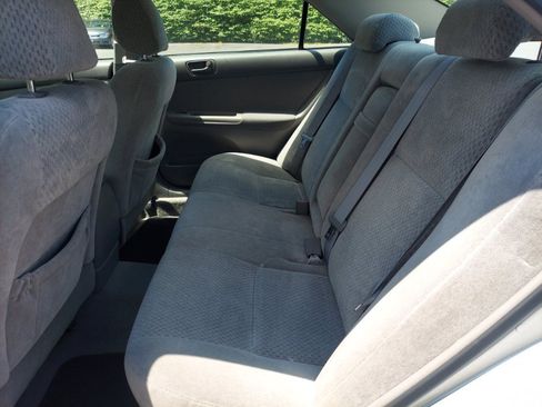 Used 2004 Toyota Camry LE FWD image 8