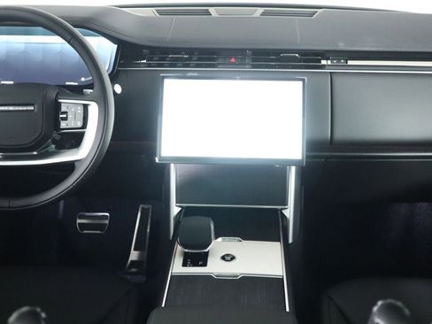 New 2026 Land Rover Range Rover SE image 14