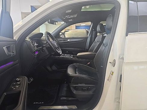 Used 2024 Volkswagen Atlas Cross Sport SEL Premium R-Line AWD/4WD image 13