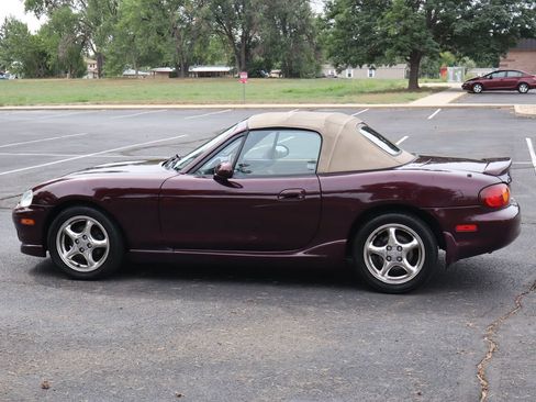 Used 2000 MAZDA MX-5 Miata RWD image 21